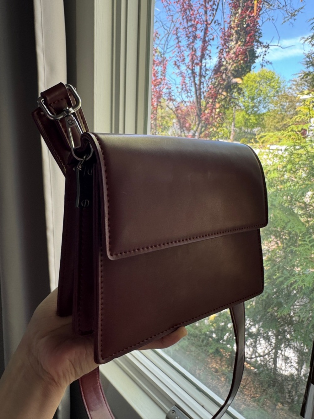 Women's Leather Crossbody Bag in Deep Burgundy